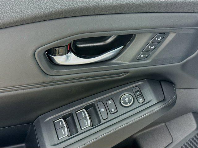 Photo of 2025 Platinum White Pearl Honda Accord Hybrid