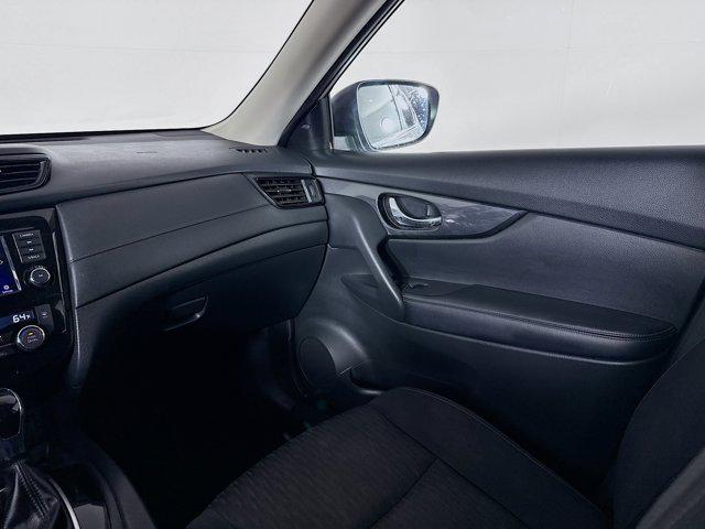 Photo of 2018 Brilliant Silver Nissan Rogue
