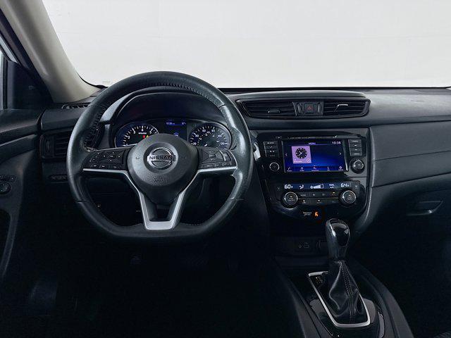 Photo of 2018 Brilliant Silver Nissan Rogue
