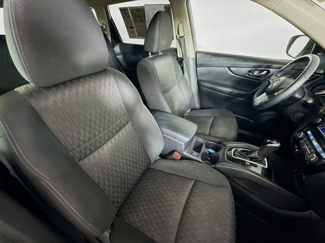 Photo of 2018 Brilliant Silver Nissan Rogue