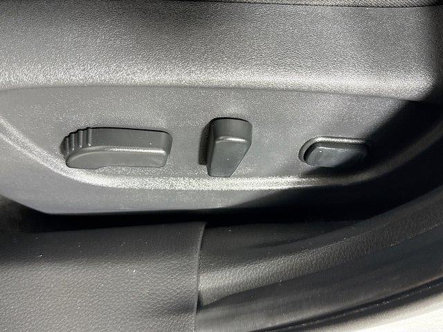 Photo of 2018 Brilliant Silver Nissan Rogue