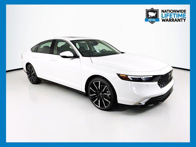 Photo of 2025 Platinum White Pearl Honda Accord Hybrid