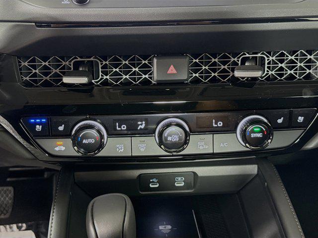 Photo of 2025 Platinum White Pearl Honda Accord Hybrid