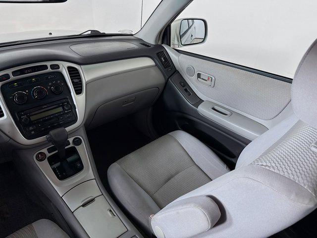 Photo of 2005 Millennium Silver Toyota Highlander