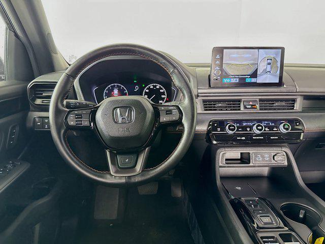 Photo of 2025 Black Honda Pilot