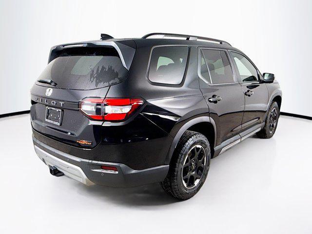 Photo of 2025 Black Honda Pilot