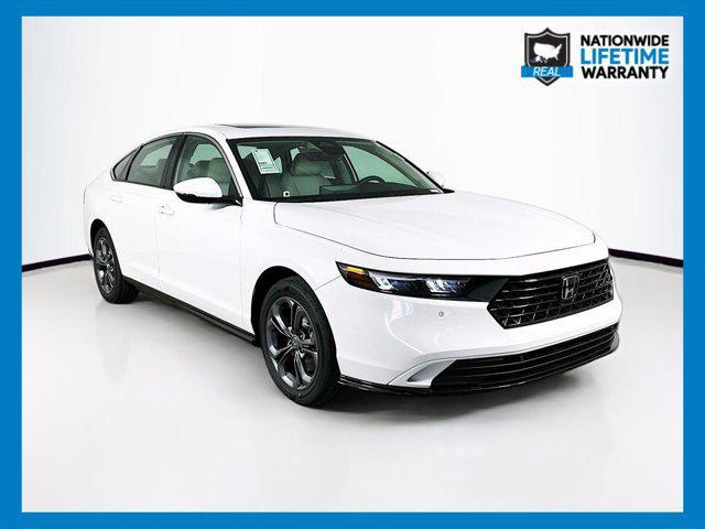 Photo of 2025 Platinum White Pearl Honda Accord Hybrid