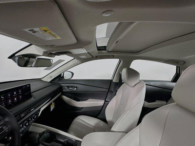 Photo of 2025 Platinum White Pearl Honda Accord Hybrid