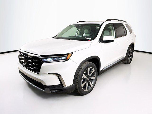 Photo of 2025 Platinum White Pearl Honda Pilot