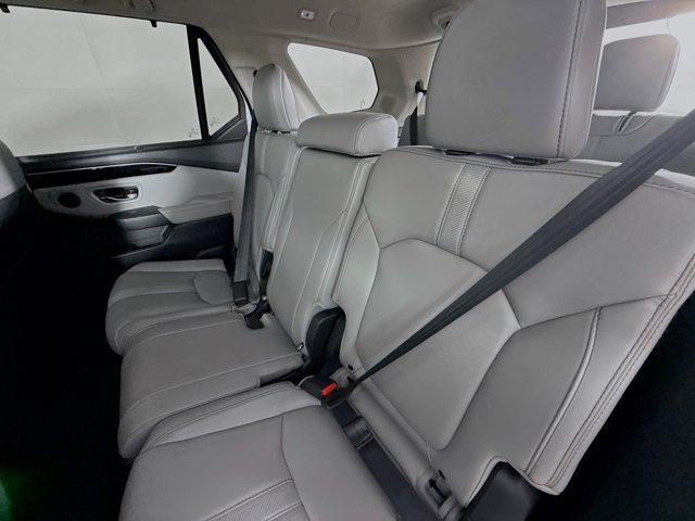 Photo of 2025 Platinum White Pearl Honda Pilot