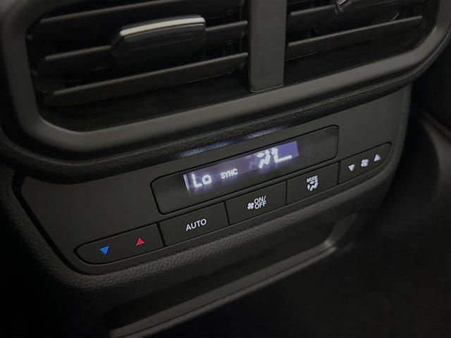 Photo of 2025 Platinum White Pearl Honda Pilot