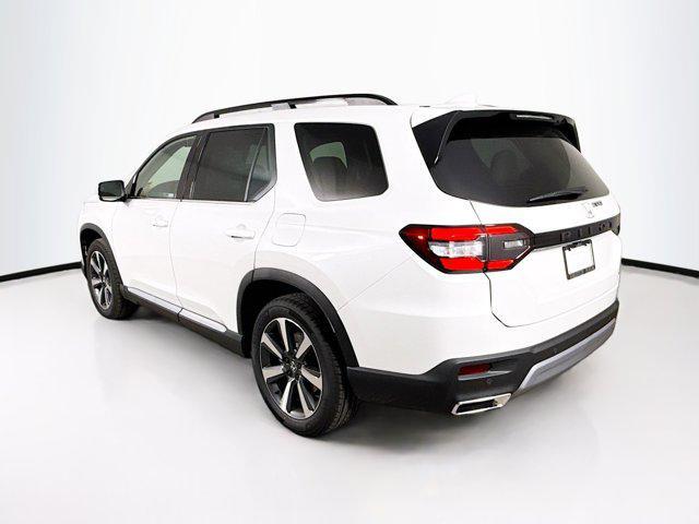 Photo of 2025 Platinum White Pearl Honda Pilot