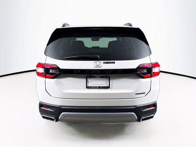 Photo of 2025 Platinum White Pearl Honda Pilot