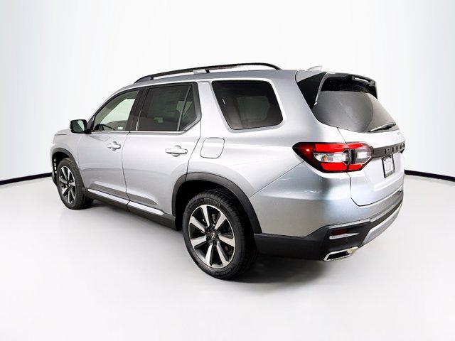 Photo of 2025 Lunar Silver Metallic Honda Pilot