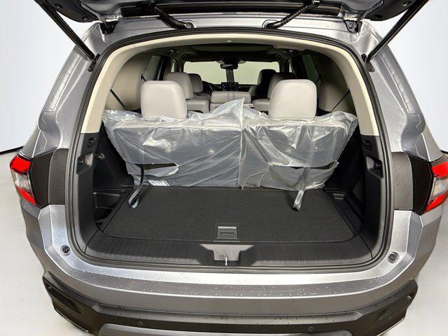 Photo of 2025 Lunar Silver Metallic Honda Pilot