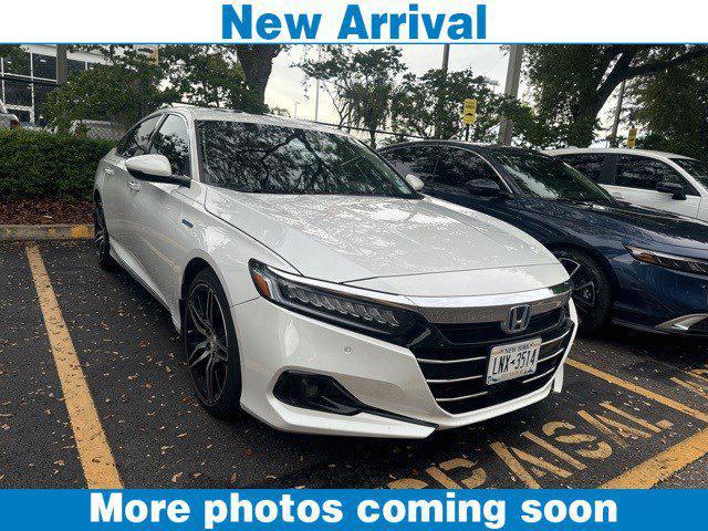 Photo of 2022 Platinum White Pearl Honda Accord Hybrid