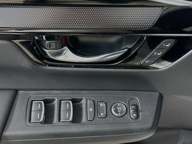 Photo of 2026 Platinum White Pearl Honda CR-V Hybrid