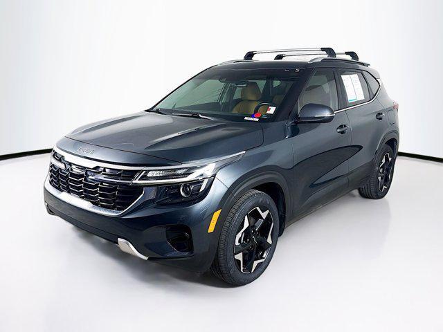 Photo of 2024 Gravity Gray Kia Seltos
