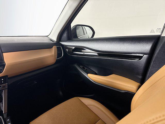 Photo of 2024 Gravity Gray Kia Seltos