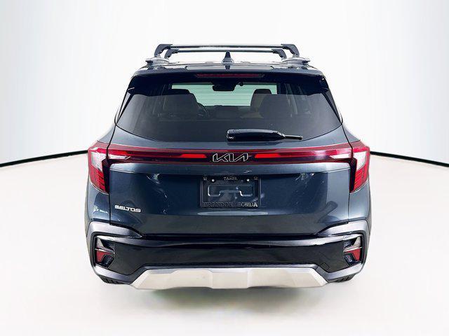 Photo of 2024 Gravity Gray Kia Seltos