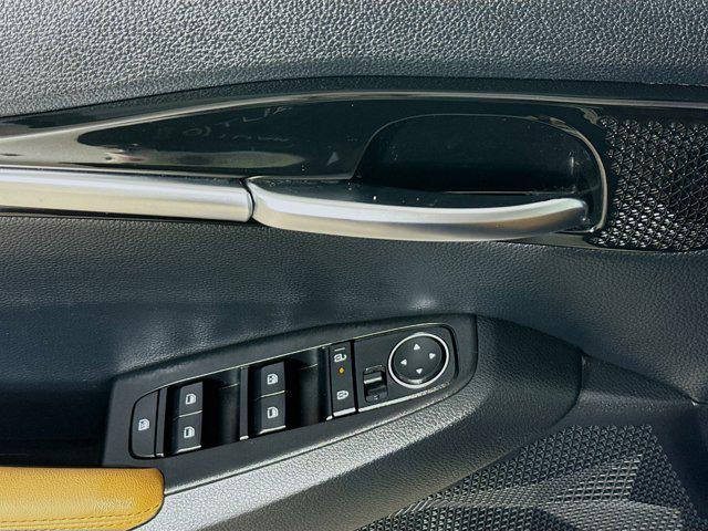 Photo of 2024 Gravity Gray Kia Seltos