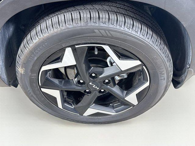 Photo of 2024 Gravity Gray Kia Seltos
