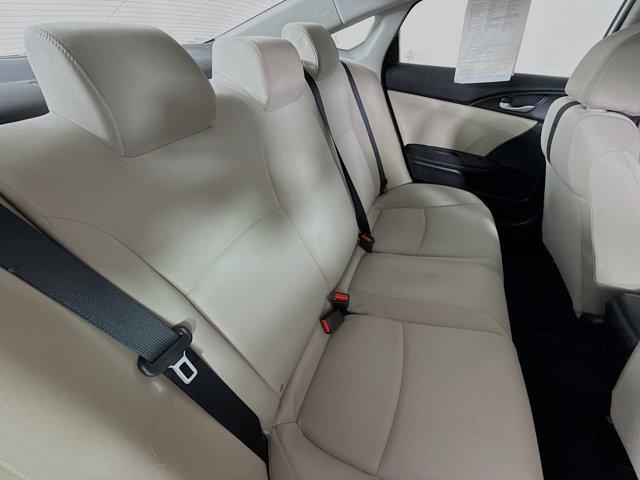 Photo of 2018 White Honda Civic