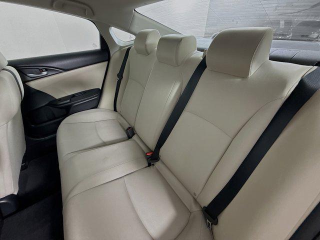 Photo of 2018 White Honda Civic