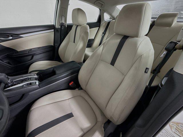 Photo of 2018 White Honda Civic