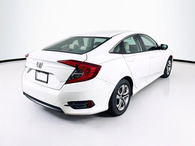 Photo of 2018 White Honda Civic