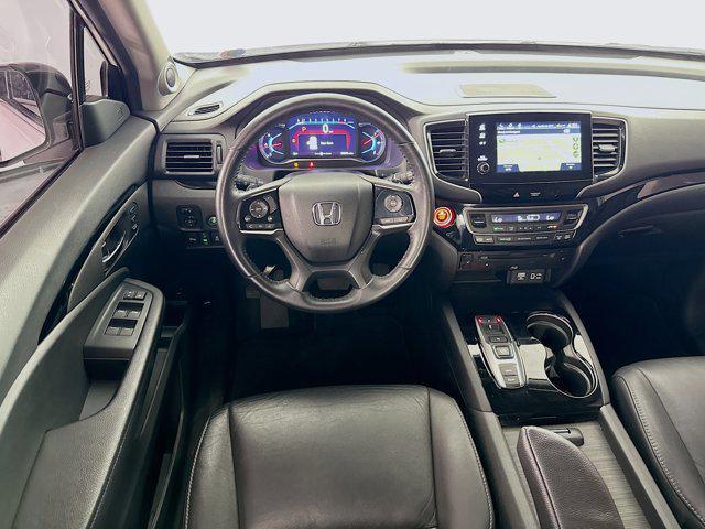 Photo of 2022 White Honda Pilot