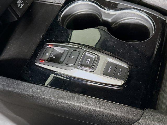 Photo of 2022 White Honda Pilot