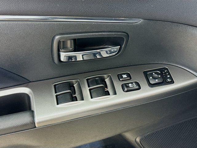 Photo of 2024 Silver Mitsubishi Outlander Sport