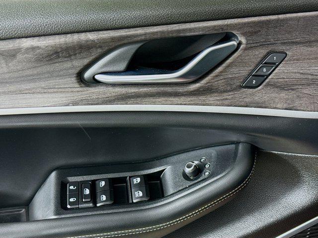 Photo of 2022 Velvet Red Pearlcoat Jeep Grand Cherokee L