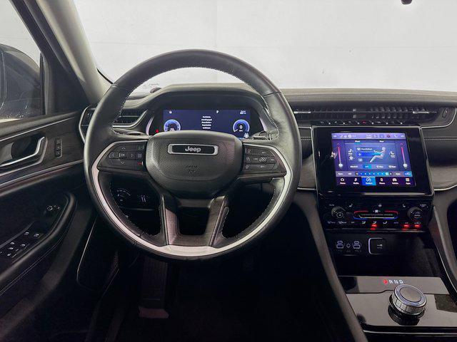 Photo of 2022 Velvet Red Pearlcoat Jeep Grand Cherokee L