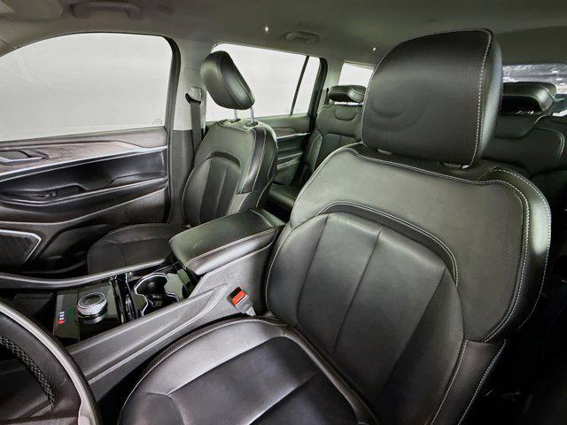Photo of 2022 Velvet Red Pearlcoat Jeep Grand Cherokee L