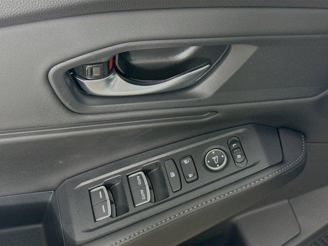 Photo of 2025 Solar Silver Metallic Honda Accord Hybrid