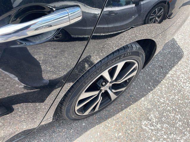 Photo of 2018 Super Black Nissan Maxima