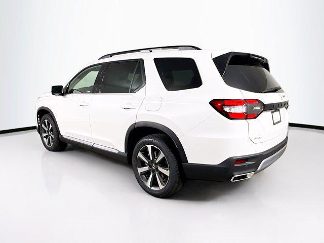 Photo of 2025 Platinum White Pearl Honda Pilot