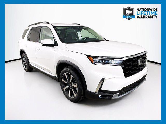 Photo of 2025 Platinum White Pearl Honda Pilot