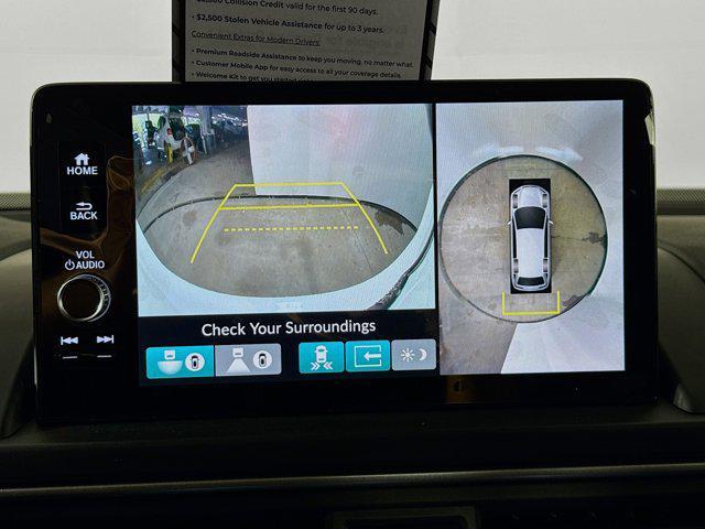 Photo of 2025 Platinum White Pearl Honda Pilot