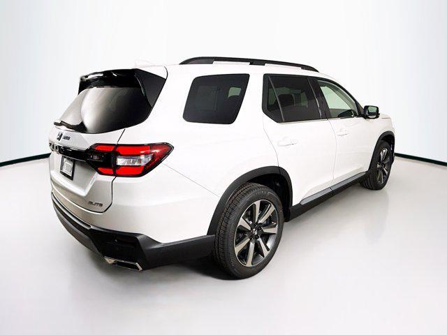 Photo of 2025 Platinum White Pearl Honda Pilot