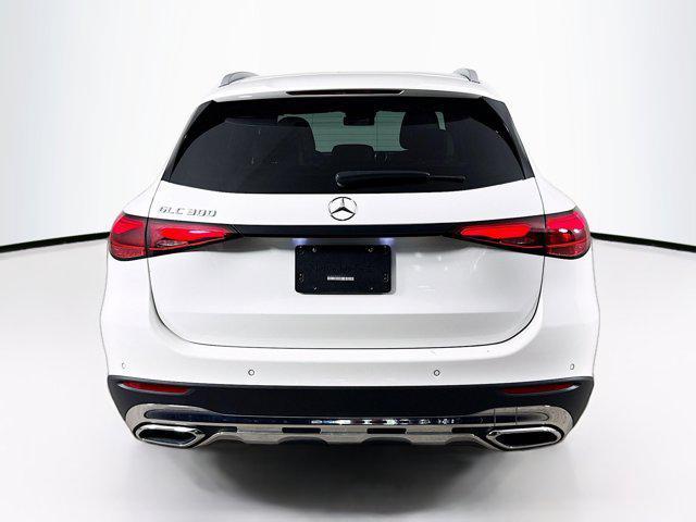 Photo of 2024 White Mercedes-Benz GLC 300