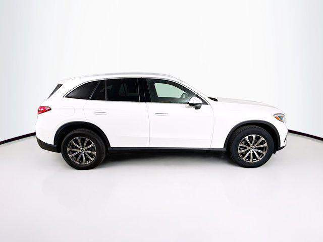 Photo of 2024 White Mercedes-Benz GLC 300