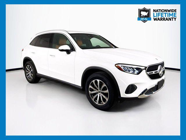 Photo of 2024 White Mercedes-Benz GLC 300