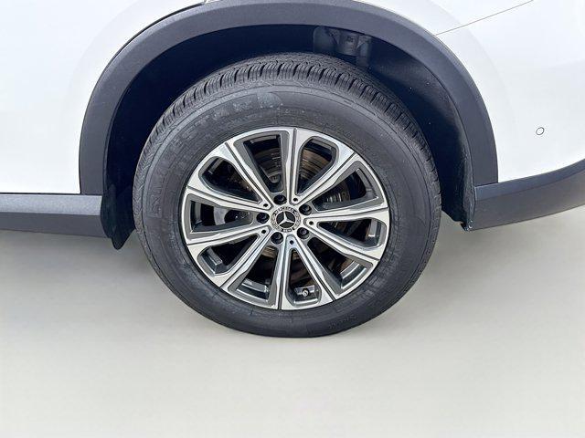 Photo of 2024 White Mercedes-Benz GLC 300