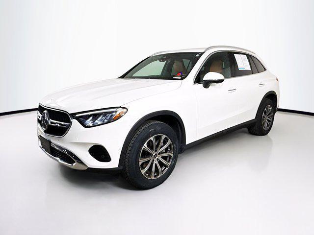 Photo of 2024 White Mercedes-Benz GLC 300
