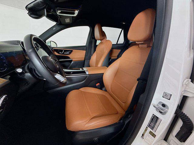 Photo of 2024 White Mercedes-Benz GLC 300