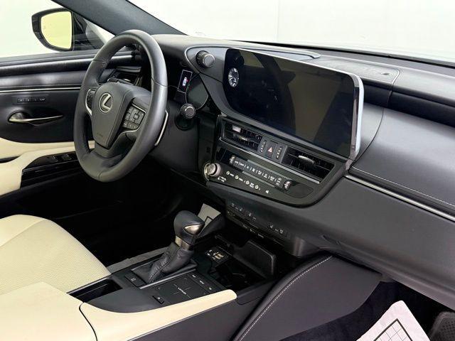 Photo of 2022 Iridium Lexus ES 350