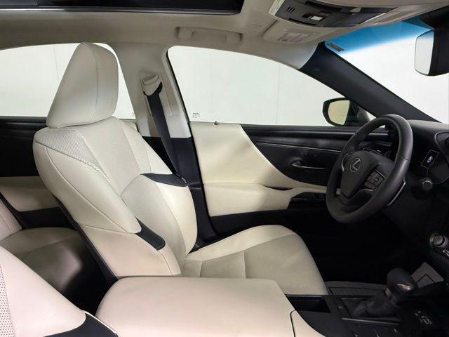 Photo of 2022 Iridium Lexus ES 350